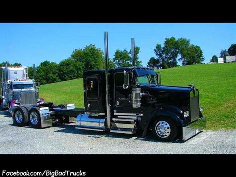 Black Kenworth w900 | Big Rig Trucks