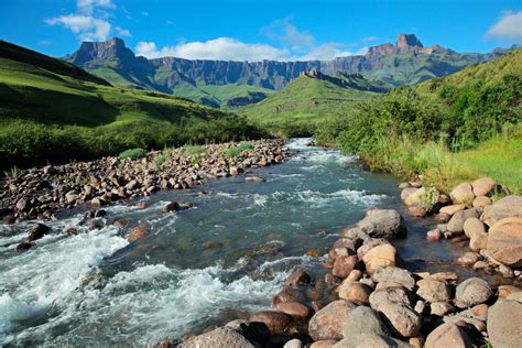 Budget Travel in Drakensberg Mountains | Budget Travel Guide