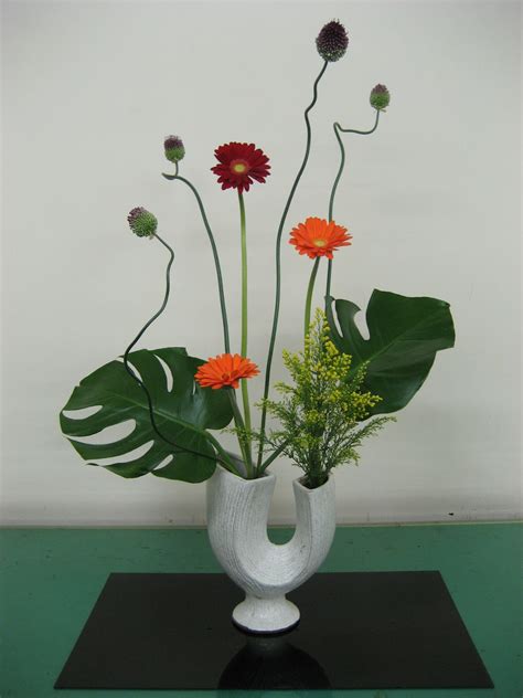 Katerina Lanfranco: Ikebana - Sculpting with Flowers