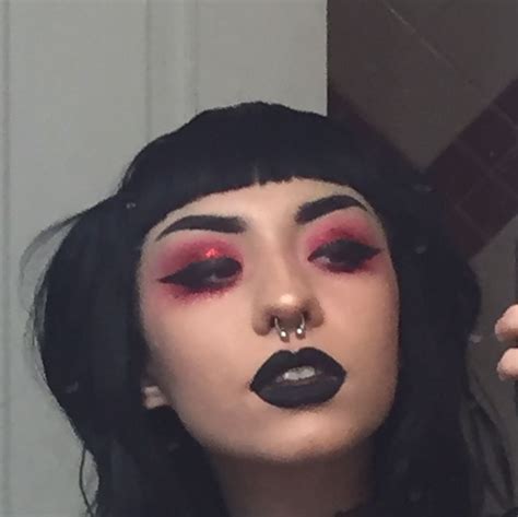 Pin by ♡ 𝓋𝒶𝓁 ♡ on make up in 2020 | Punk makeup, Edgy makeup, Emo makeup