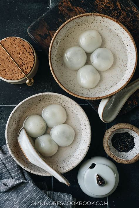 Black Sesame Sweet Rice Balls (黑芝麻汤圆, Tang Yuan) - Omnivore's Cookbook