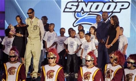 Snoop Dogg bringing youth football to Chicago | Chicago Defender