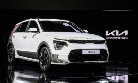 Kia unveils new Niro SUV as EV race heats up | Automotive News Europe