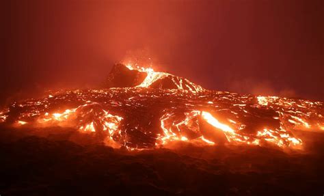 Hawaii Officials Prepare for Mauna Loa Lava Flow - Schtic.com