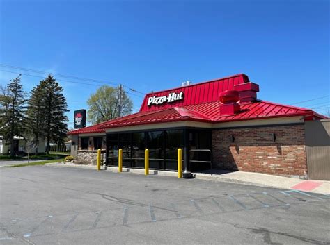 Red Roof Pizza Hut in Ogdensburg, NY : r/StillARedRoofPizzaHut