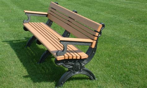 Eco-Friendly Plastic Picnic Benches Have Many Advantages Over Wood