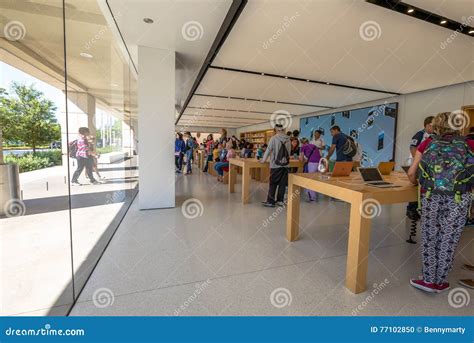 Apple Store California editorial image. Image of apple - 77102850