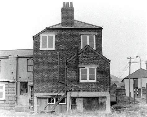 23-old-house-pontardawe-lock | swanseacanalsociety.com