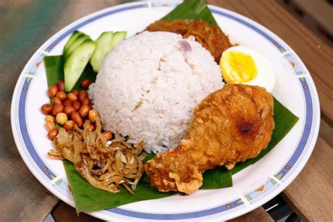 8 Nasi Uduk Terenak di Jakarta yang Bikin Nagih - Info Area