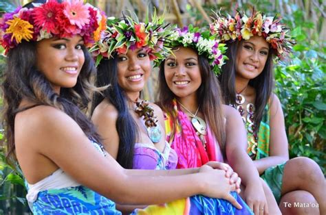 The Islands | Hawaiian dancers, Hawaiian woman, Polynesian dance