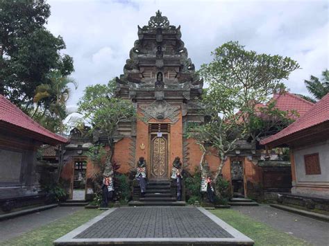 Ubud Palace Attraction & Dance Performance Ticket - IdeTrips