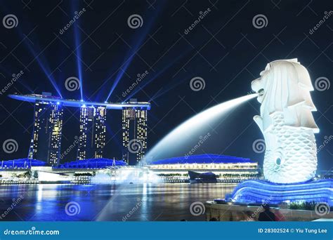 Merlion Statue in Marina Bay at Night Editorial Stock Image - Image of harbor, center: 28302524