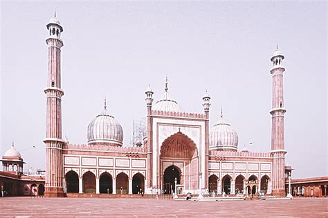 Jama Masjid Delhi - History, Architecture, Timings, Entry Fee