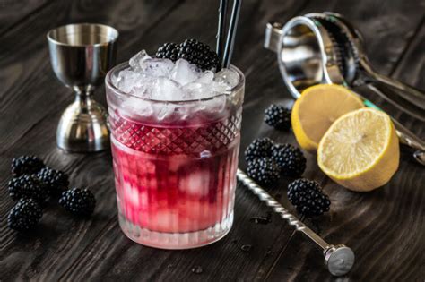 13 Best Winter Gin Cocktails to Drink This Season