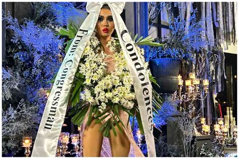 Sassa Gurl steals spotlight with funeral bouquet look at GMA Halloween party