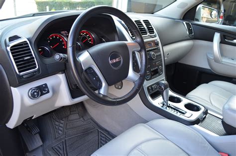 2008 GMC Acadia - Interior Pictures - CarGurus