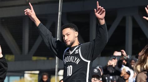 Clip of Ben Simmons Shooting Airball at Practice Going Viral