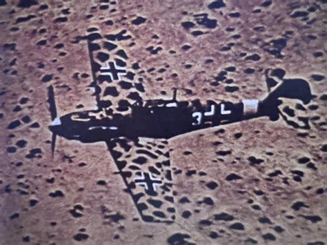 Camouflage of a Bf 109E-4 from I Gruppe of Jagdgescwhader 27, flying ...