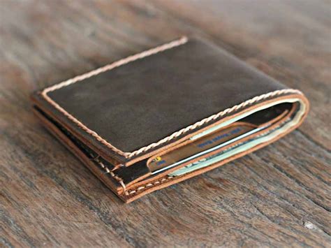 Personalized Bifold Leather Wallet For Men - Gifts For Men