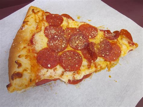 File:Fat Slice pepperoni pizza slice.JPG - Wikimedia Commons