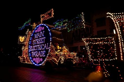 RUMOR: Main Street Electrical Parade Returning to Walt Disney World, Paint the Night Returns at ...