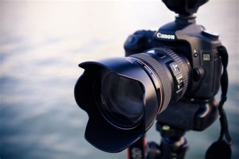 Closeup of modern long lens camera Free stock photos in jpg format for free download 8.03MB