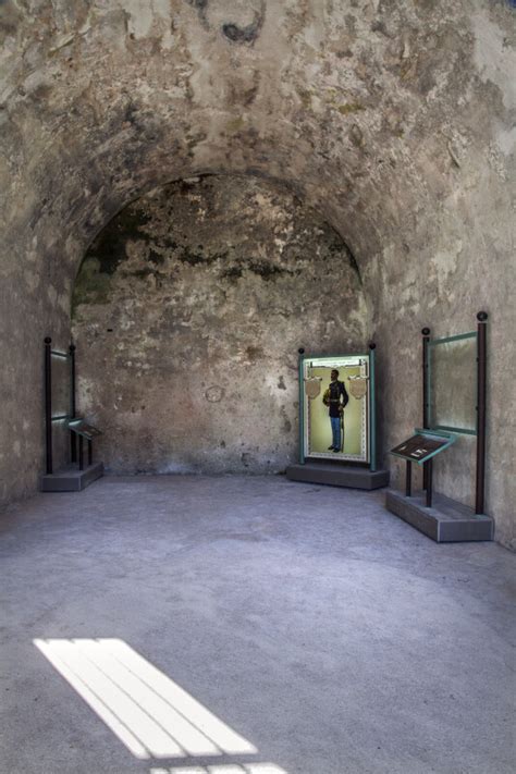 Interior of Castillo de San Marcos' Prisoner's Chapel | ClipPix ETC: Educational Photos for ...