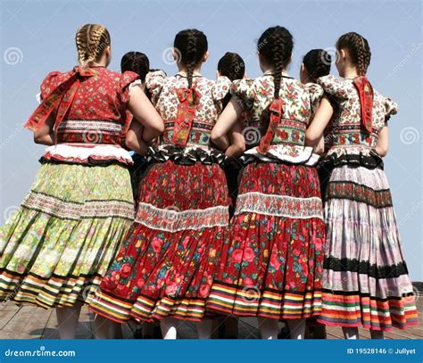 Girls In Hungarian Traditional Clothing, Hungary Editorial Photo - Image: 19528146