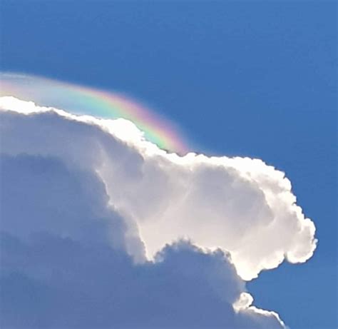 In pictures: A very strange rainbow cloud over Thailand - Strange Sounds