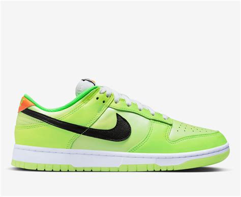 Nike - DUNK LOW SE 'VOLT/BLACK-TOTAL ORANGE-GREEN STRIKE' - VegNonVeg