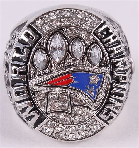 Tom Brady 2015 New England Patriots Super Bowl Championship Replica Ring | Pristine Auction