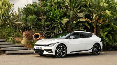 Kia EV6 2022 Review: A Well-Performing, Fast-Charging EV | WIRED UK