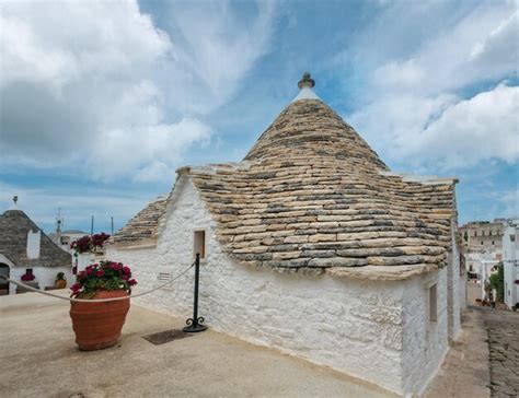 Premium Photo | Trulli houses in alberobello italy