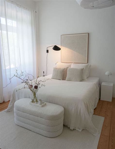 10 Minimalist Bedroom Decor Ideas