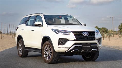 Prices and Specifications for Toyota Fortuner GX2 4x2 2023 in Saudi Arabia | Autopediame