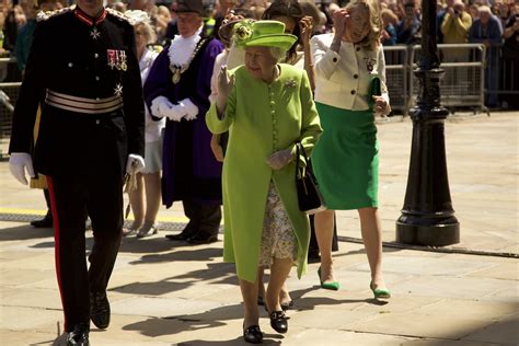 A Royal Wave | Queen Elizabeth II meets the crowds during a … | Flickr