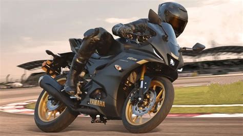 Yamaha YZF-R15 V4 Dark Knight Edition launched in India, priced at ₹1. ...