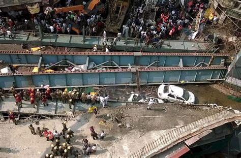 Kolkata Overpass Collapse Leaves Dozens Dead or Injured - The New York Times