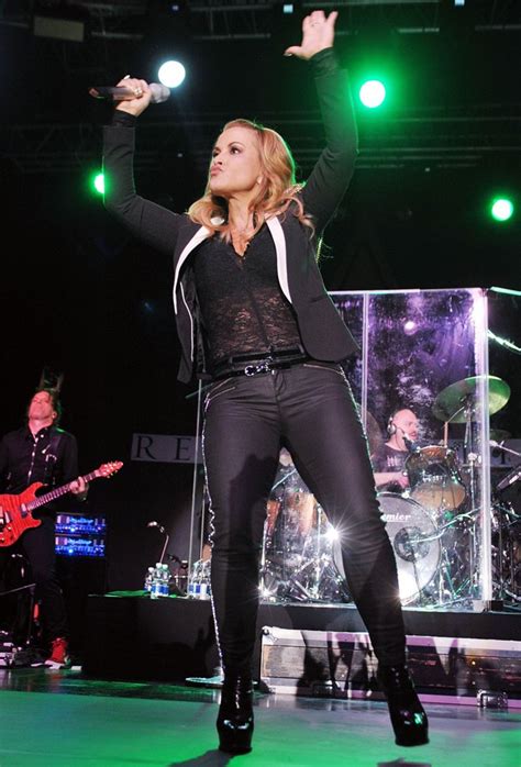 Anastacia Picture 34 - Anastacia Performs Live on Stage