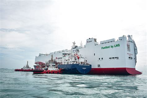 Petronas completes first Malaysian LNG bunkering operation - LNG Prime