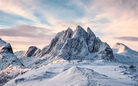 Norway Mountains: A Guide to the 21 Most important Peaks