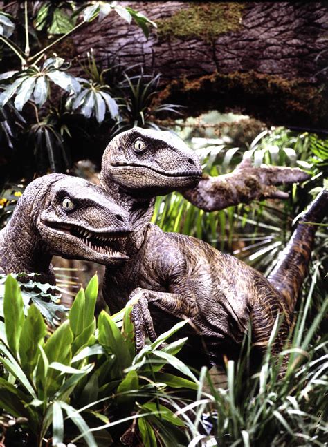 Jurassic Park Just The Two Raptors 1/10 Deluxe Art Scale Limited Edition Statue ...