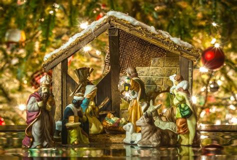 Old Handmade Nativity Scene jigsaw puzzle in Christmas & New Year ...