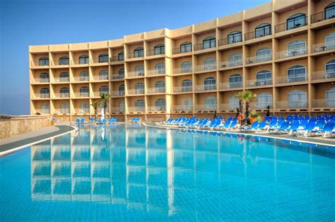 Paradise Bay Hotel in Mellieha | loveholidays