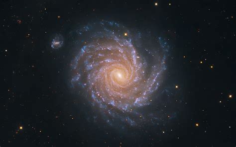 File:Spiral Galaxy NGC 1232 (wallpaper).jpg - Wikimedia Commons