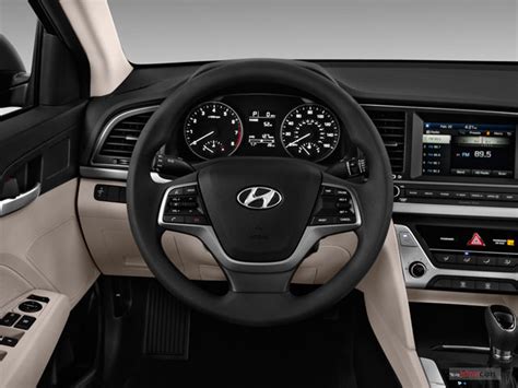 2017 Hyundai Elantra: 86 Interior Photos | U.S. News