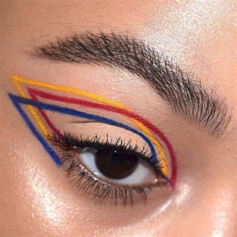 Graphic Eyeliner Ideas That Will Show You How To Add The Abstract ...