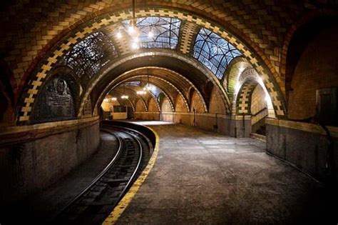 Abandoned subway station near city hall, NYC | MATTHEW'S ISLAND