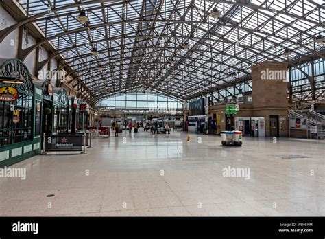 Internal view of Aberdeen Railway Station in Aberdeen Scotland UK Stock Photo - Alamy