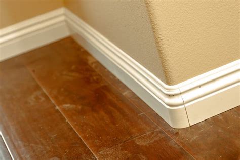 How to Install Baseboards around Bullnose Corners